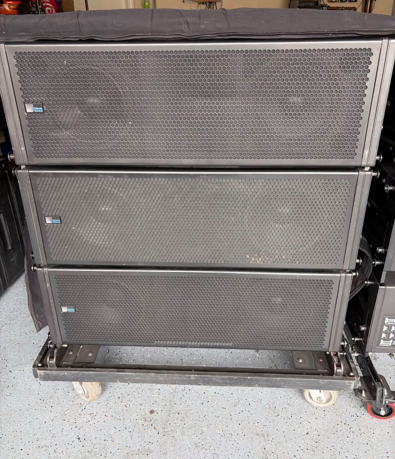 File Name: meyer-sound-mica-line-array.jpg ALT Text: Meyer Sound MICA line array loudspeaker Image Title: Meyer Sound MICA Line Array Loudspeaker Caption: Meyer Sound MICA professional self-powered line array loudspeaker. Description: Meyer Sound MICA professional self-powered line array loudspeaker for touring, concerts, rental companies, theatres and live sound applications.