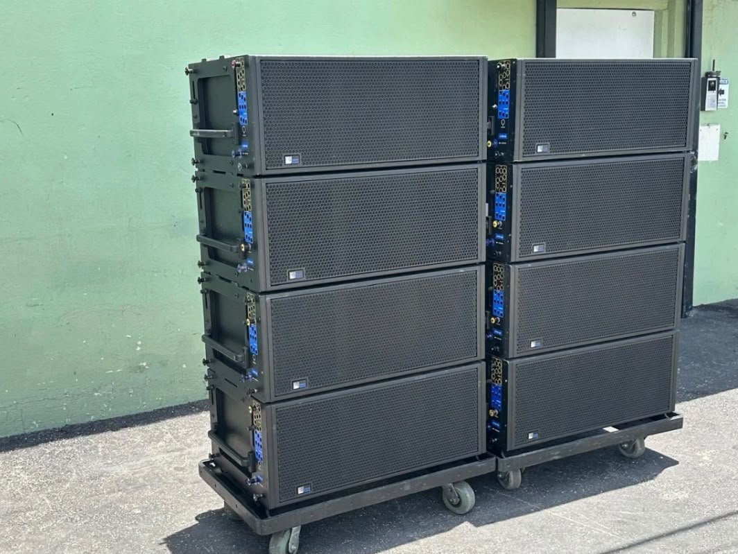 Meyer Sound LYON-W wide-coverage line array loudspeaker