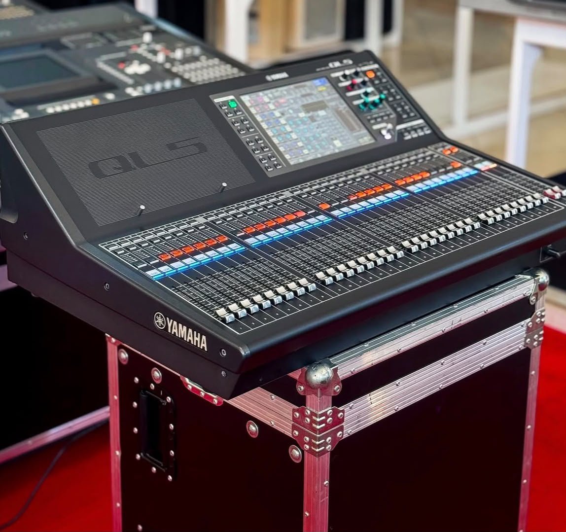 Yamaha QL5 digital mixing console for professional live sound